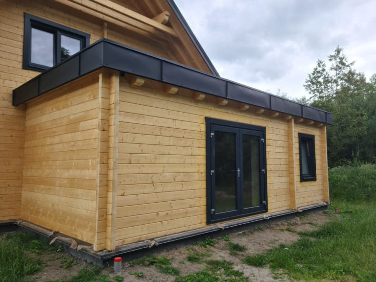 Blockbohlenhaus winterfest 280qm NL