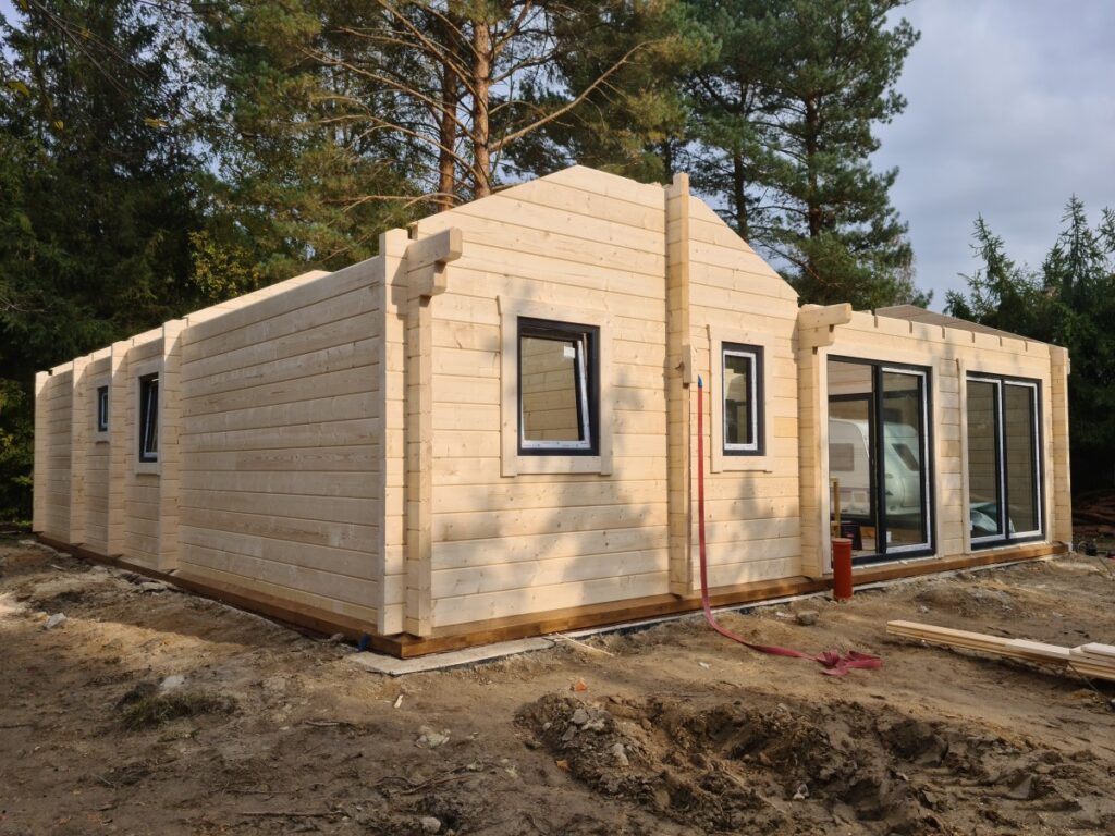 Holzhaus als Winkelbungalow